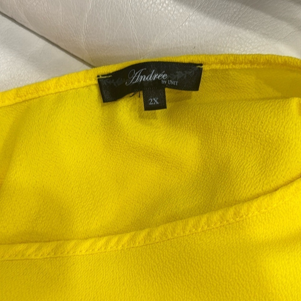 Andree by Unit Yellow V-Neck Bell Sleeve Blouse.  Sz 2X - Picture 7 of 8
